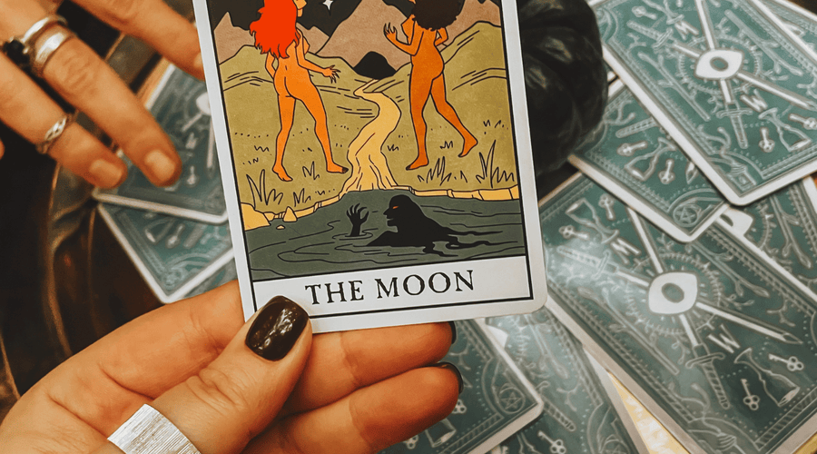 Reading The Moon Card: What To Do When Tarot's Answer Isn't Clear