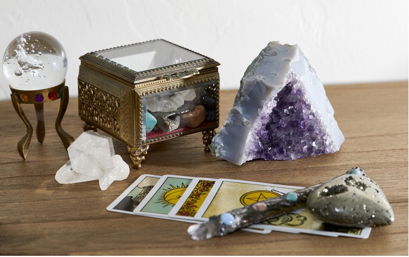 The Best Ways to Use Crystals in Your Tarot Practice